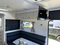 2025 Supreme 1760_C_K2e3_S Territory 17'6