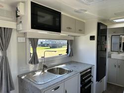 2025 Supreme 1760_C_K2e3_S Territory 17'6