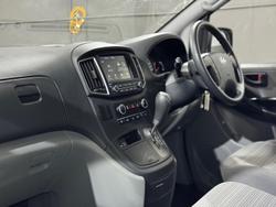 2019 Hyundai
                iLoad 