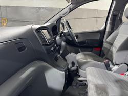 2019 Hyundai
                iLoad 