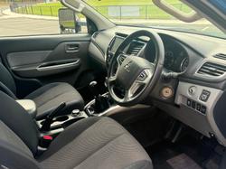2017 Mitsubishi
Triton GLS