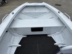 2025 QUINTREX 420 Explorer