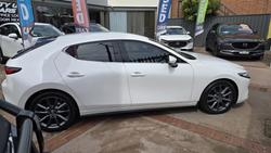 2022 Mazda 3 G20 Touring