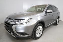 2020 Mitsubishi
                Outlander ES