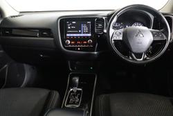 2020 Mitsubishi
                Outlander ES