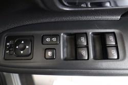 2020 Mitsubishi
                Outlander ES