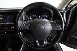 2020 Mitsubishi
                Outlander ES