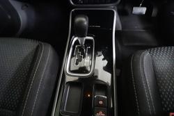 2020 Mitsubishi
                Outlander ES