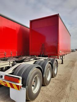2015 Krueger B-Double(36 Pallet) Straight Deck Tautliner RED