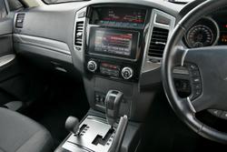 2019 Mitsubishi
Pajero GLX