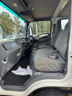 2017 Isuzu Npr 65 190 Crew Cab Amt Npr 65 190 Crew Cab AMT