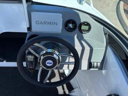 2025 QUINTREX 481 Fishabout Pro