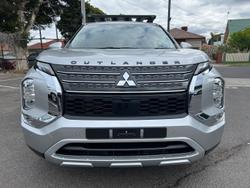 2024 Mitsubishi
Outlander LS