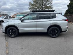 2024 Mitsubishi
Outlander LS
