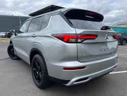 2024 Mitsubishi
Outlander LS