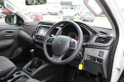 2017 Mitsubishi
                Triton GLX