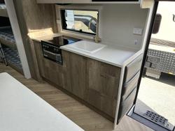 2025 Lotus Caravans Sprint Sp223t 22'3 3 Bunk