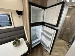 2025 Lotus Caravans Sprint Sp223t 22'3 3 Bunk