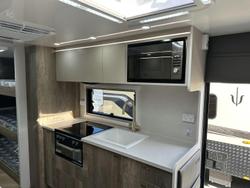 2025 Lotus Caravans Sprint Sp223t 22'3 3 Bunk