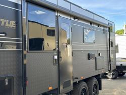 2025 Lotus Caravans Sprint Sp223t 22'3 3 Bunk