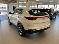 2020 Kia
                Sportage SX