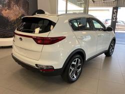 2020 Kia
                Sportage SX