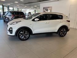 2020 Kia
                Sportage SX