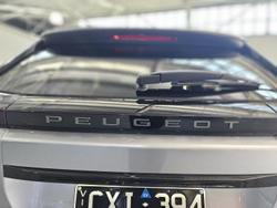 2025 Peugeot
2008 Allure Hybrid