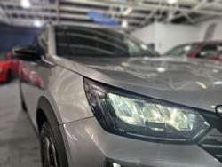 2025 Peugeot
2008 Allure Hybrid