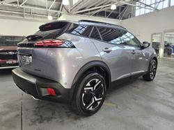 2025 Peugeot
2008 Allure Hybrid