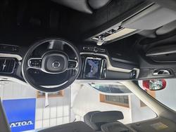 2021 Volvo
XC60 B5 Inscription