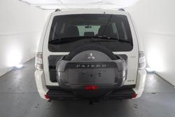 2010 Mitsubishi Pajero GLX NT MY10 4X4 Warm White