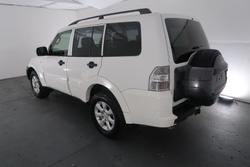 2010 Mitsubishi Pajero GLX NT MY10 4X4 Warm White