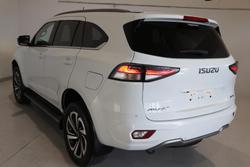 2022 Isuzu
                MU-X LS-T