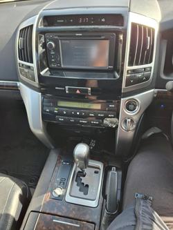 2014 Toyota
Landcruiser VX