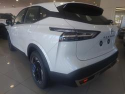 2025 Nissan
                QASHQAI ST-L