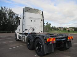 2024 Freightliner Cascadia 126 white