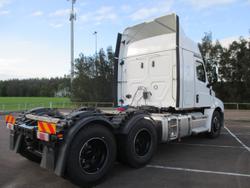 2024 Freightliner Cascadia 126 white