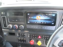 2024 Freightliner Cascadia 126 white