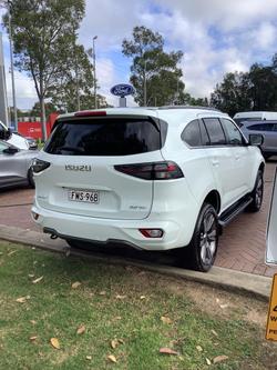 2023 Isuzu
MU-X LS-T