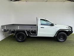 2024 Mitsubishi
Triton GLX