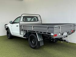 2024 Mitsubishi
Triton GLX