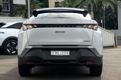 2024 Peugeot 3008 GT Premium Hybrid P64 MY25 Okenite White