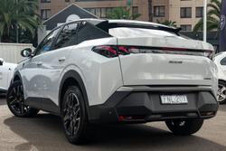 2024 Peugeot 3008 GT Premium Hybrid P64 MY25 Okenite White
