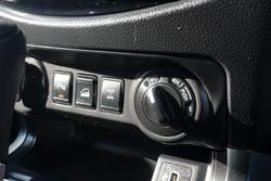 2023 Nissan
Navara ST