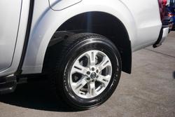 2023 Nissan
                Navara ST