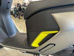 2024 ZEEHO AE6+ AE Grey