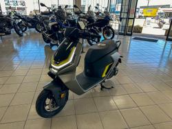 2024 ZEEHO AE6+ AE Grey