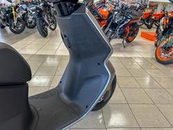 2024 ZEEHO AE6+ AE Grey