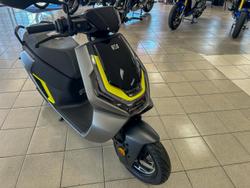 2024 ZEEHO AE6+ AE Grey